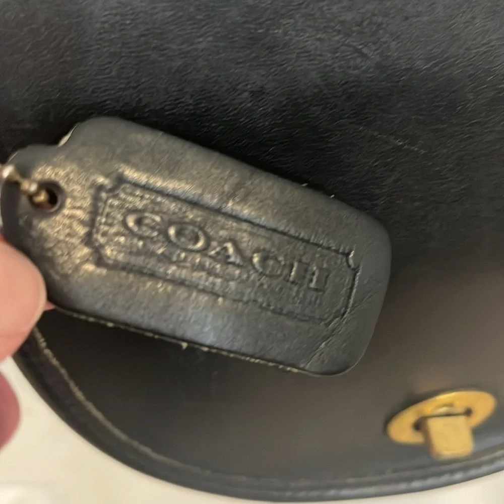 Vintage Coach Black Leather Crossbody Shoulder Bag - Picture 6 of 12